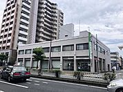 銀行「三井住友銀行まで50m」