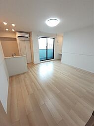 クローバーヒルズ 203 2階1LDKのリビング/ダイニング