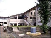 小学校「東松山市立松山第二小学校まで1392m」