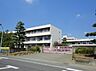 周辺：中学校「東松山市立東中学校まで990m」