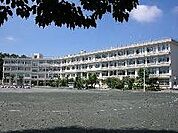 所沢市立若狭小学校 徒歩10分。 800m
