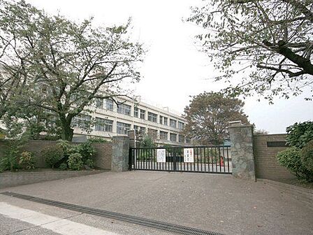 入間市立黒須小学校 徒歩3分。 230m