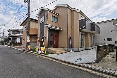 外観：狭山市広瀬東　閑静な住宅街に佇む　新築分譲住宅！