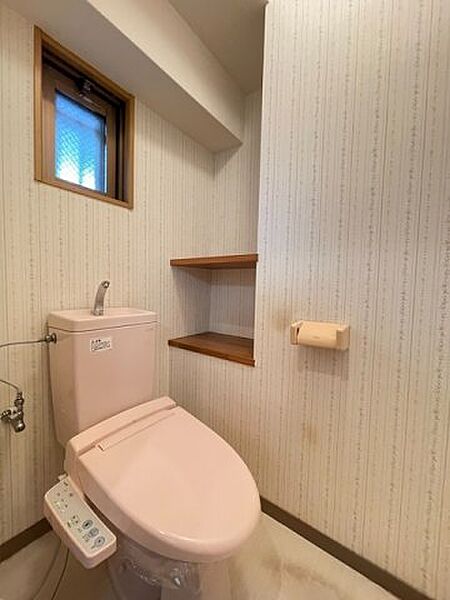 画像6:温水洗浄便座つきのトイレ