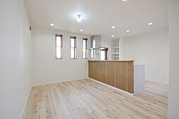 鹿骨2丁目戸建て 4LDKのリビング/ダイニング