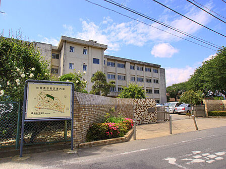 【我孫子市立我孫子第四小学校】旧水戸街道沿いにある昭和25年に設立された小学校です。《基本目標》「意欲を持ち 自分を磨く たくましい子」