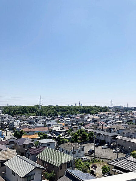 頬をなでる優しい風を感じることが出来るバルコニー。