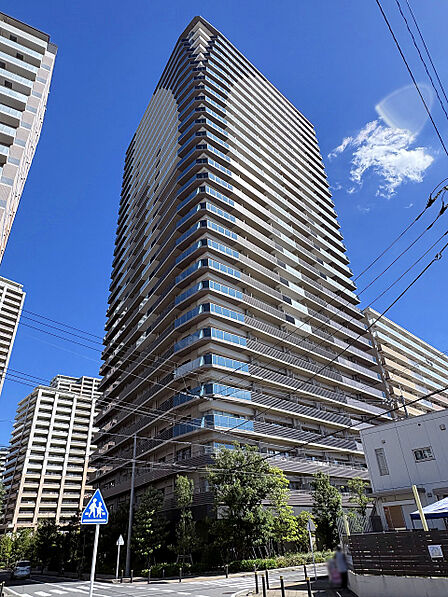 364戸のビッグコミュニティ。免震構造のタワーマンションで、安心・安全な未来を描く!