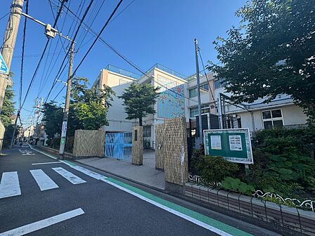 【西ヶ原小学校/230m】コミュニティ・スクールとして「共生・共有・協働」を重視した教育が行われています。その取り組みの一つとして、地域の方々を招く「技科」授業が3年生以上で実施されています。