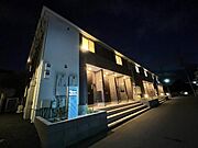 外観写真（夜）