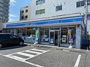 ローソン村上駅前店まで370ｍ