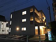 外観写真（夜）