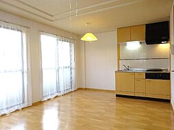 エルピスII 201 2階1LDKのリビング/ダイニング