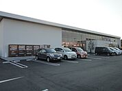 ツタヤ新涯店（CD・DVDレンタル）まで900ｍ