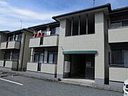 【外観】建物敷地内に駐車場があります。入居者様専用屋根付き駐輪場あります。