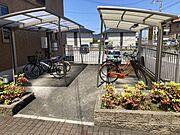 敷地内屋根付き駐輪場