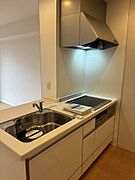 キッチンは人気の対面型キッチンです。