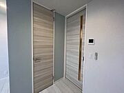 テレビモニター付きイヤホンでセキュリティもバッチリです！