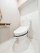 暖房洗浄便座付きトイレです。