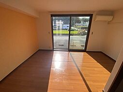 クラージュ 0102 1階ワンルームのリビング/ダイニング