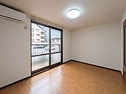 【洋室】エアコン設置／【洋室】お部屋全体の雰囲気が伝わってきますね！是非家具の配置などイメージしてみて下さい。