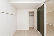 リビング続きの洋室です。