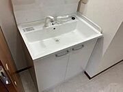 洗髪洗面化粧台は、楽な姿勢でシャンプーやハンドシャワーでお掃除も簡単です。