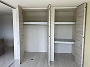 大型の収納を備えています