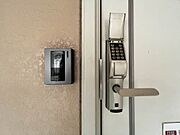 玄関キーはデジタルロックです。