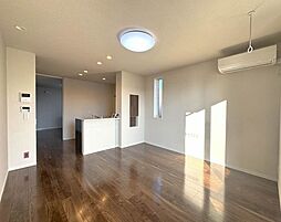 ベレオ鳴神 101 1階1LDKのリビング/ダイニング