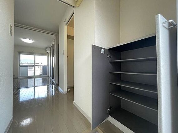 スカイ・タウン_内装_4