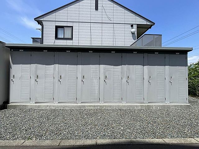 6 / 9
