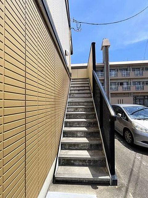 8 / 8