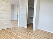 大収納のウォークインクローゼットです☆