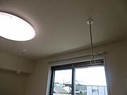 205　室内物干し竿掛け