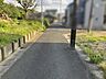 その他：東側前面道路