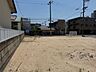 外観：【現地土地写真】周辺は戸建やアパートが建ち並ぶ住宅街。「広島翠三郵便局」まで徒歩2分(約110m)の立地です。ぜひ一度現地をご見学ください。