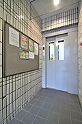 エレベーターホール・掲示板
