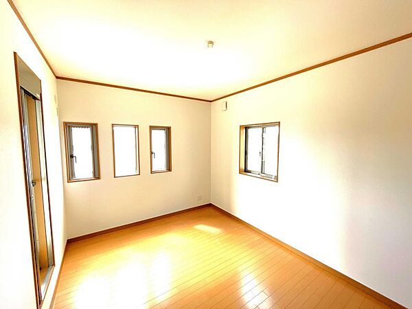 洋室を拡大表示