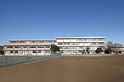 中学校「安中市立第二中学校まで908m」
