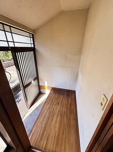 玄関を拡大表示