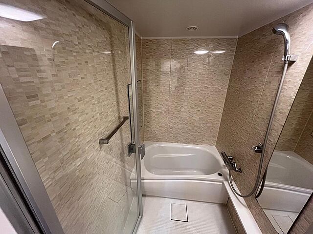 浴室 ロワイヤル室町 4階/-