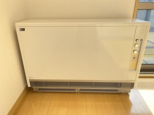 画像10:蓄熱式暖房