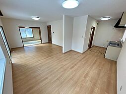 ラ・パーク類家南　Ｂ 2 3LDKのリビング/ダイニング