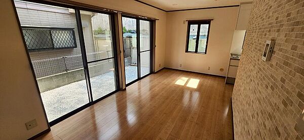 detached 東京都武蔵村山市中央４丁目11-16

地図を見る