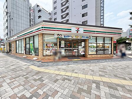セブンイレブン東三国御堂筋店