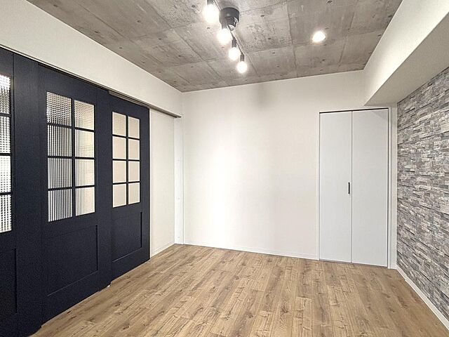 室内 ロイヤル御池 5階/504