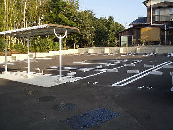 画像8:駐輪場
