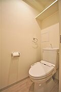 トイレは温水洗浄機能付きです。