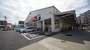 ジャパン三芳町店 861m